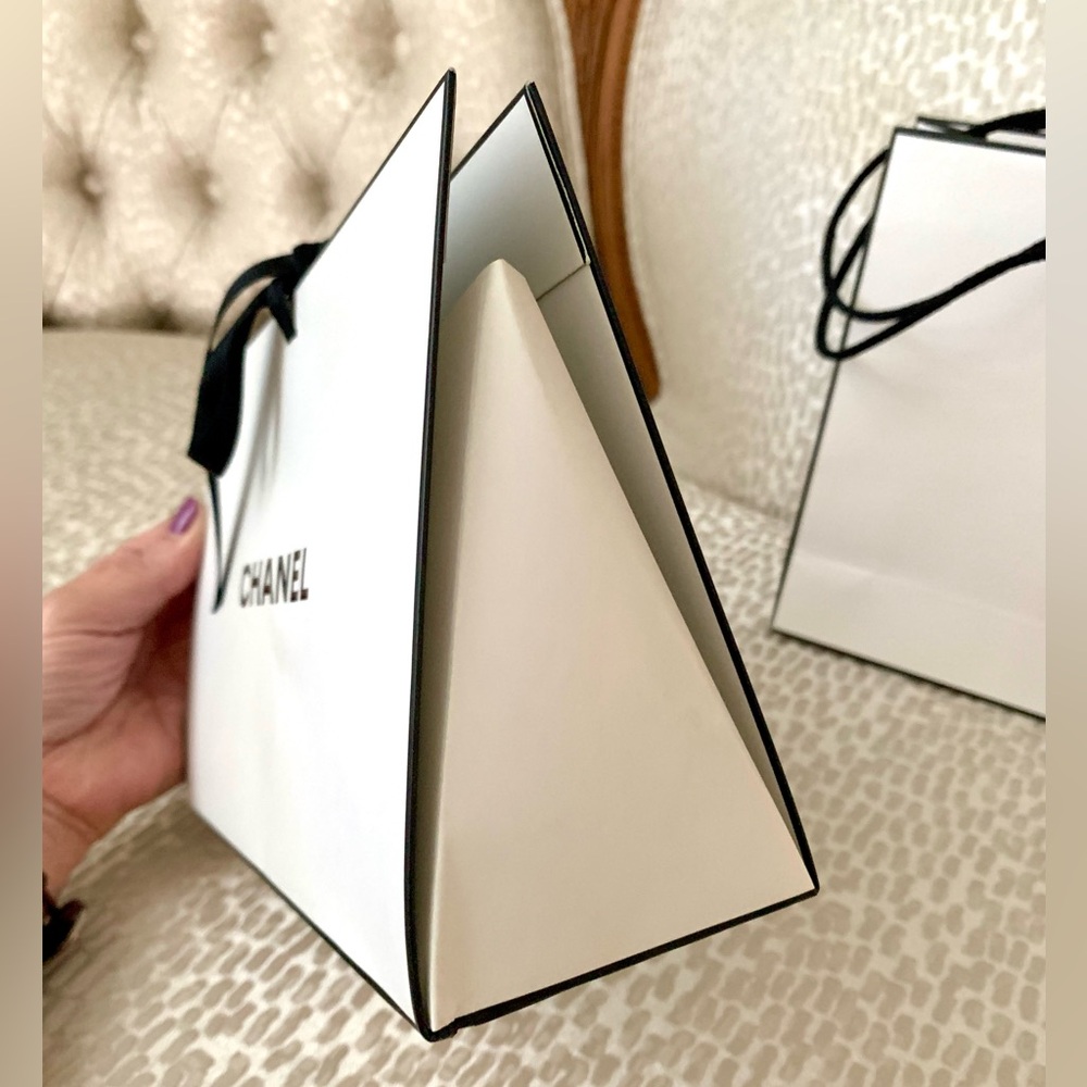 CHANEL GIFT Bag Trio - Picture 3 of 4